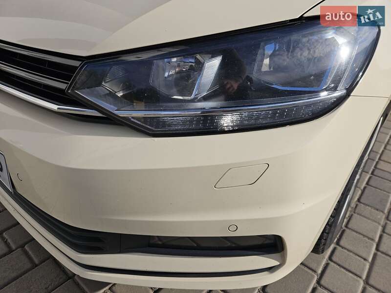 Микровэн Volkswagen Touran 2018 в Березному