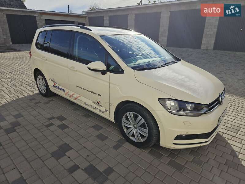 Микровэн Volkswagen Touran 2018 в Березному