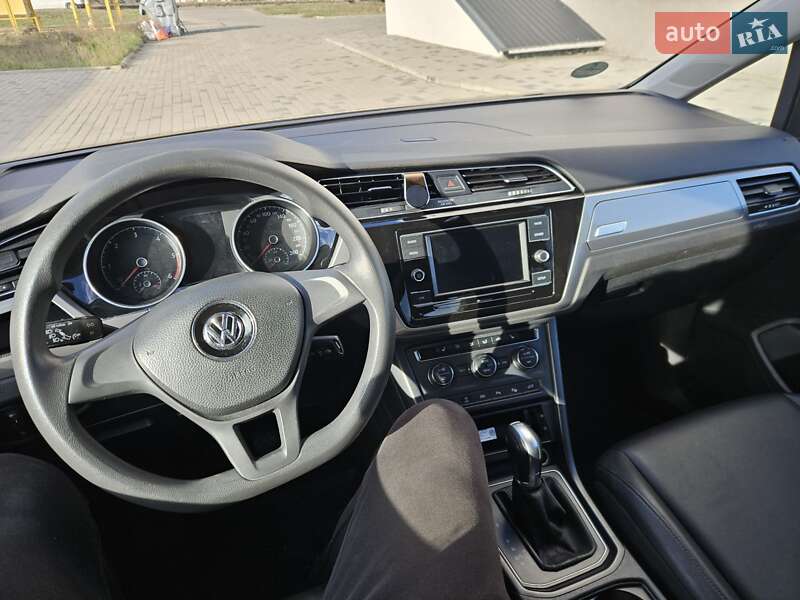 Микровэн Volkswagen Touran 2018 в Березному