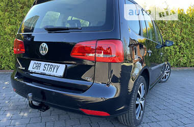 Мінівен Volkswagen Touran 2014 в Стрию