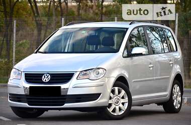 Мінівен Volkswagen Touran 2008 в Дніпрі