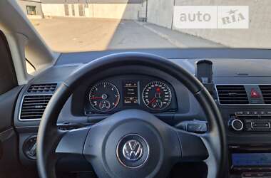 Минивэн Volkswagen Touran 2011 в Киеве