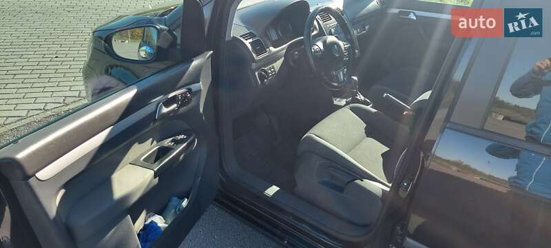 Минивэн Volkswagen Touran 2012 в Львове