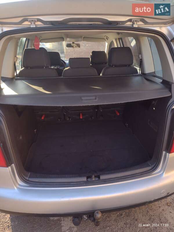 Мінівен Volkswagen Touran 2005 в Городку