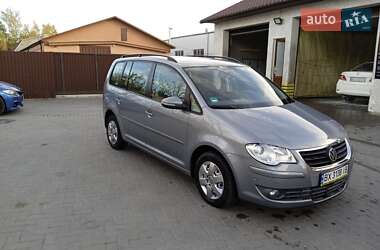 Минивэн Volkswagen Touran 2009 в Красилове