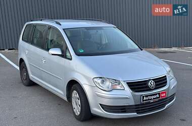 Мінівен Volkswagen Touran 2008 в Києві