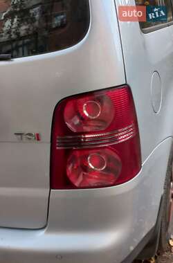 Минивэн Volkswagen Touran 2009 в 