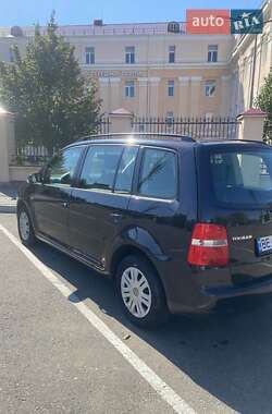 Минивэн Volkswagen Touran 2003 в 