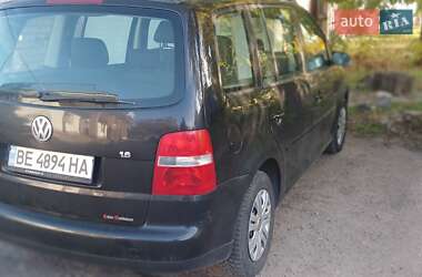 Минивэн Volkswagen Touran 2003 в 