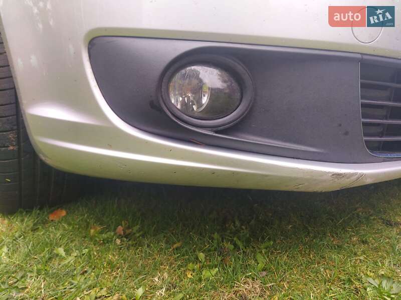 Минивэн Volkswagen Touran 2012 в Нововолынске фото 11 Минивэн Volkswagen Touran 2012 в Нововолынске