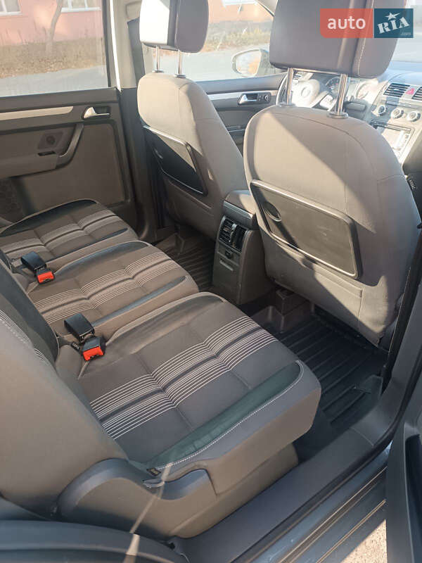 Минивэн Volkswagen Touran 2012 в Малине фото 5 Минивэн Volkswagen Touran 2012 в Малине