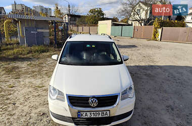 Мінівен Volkswagen Touran 2010 в Києві