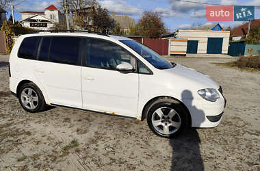 Мінівен Volkswagen Touran 2010 в Києві