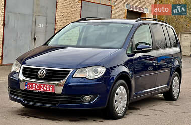 Мінівен Volkswagen Touran 2010 в Рівному