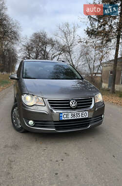 Мінівен Volkswagen Touran 2007 в Чернівцях