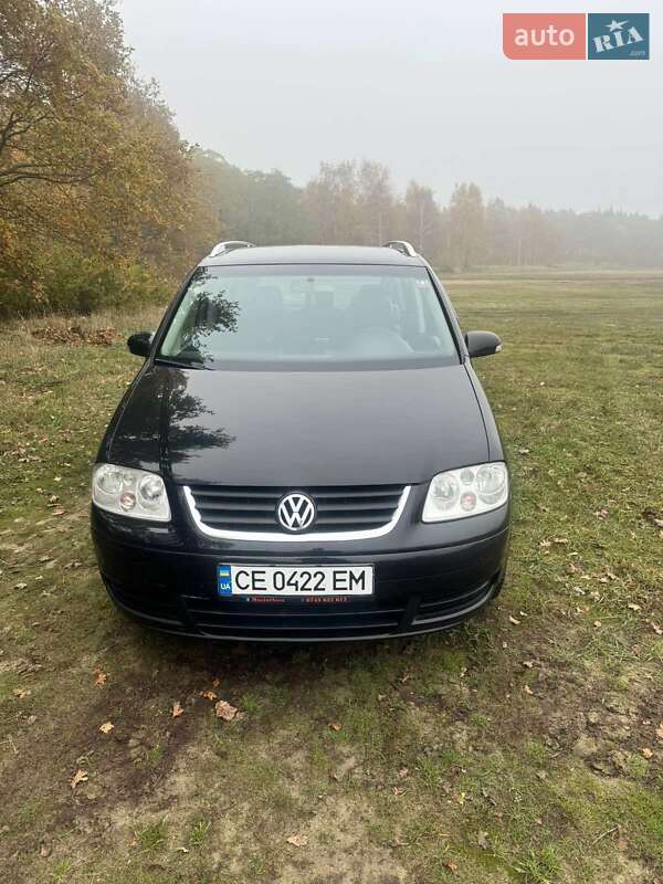 Мінівен Volkswagen Touran 2006 в Чернівцях