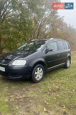 Мінівен Volkswagen Touran 2006 в Чернівцях