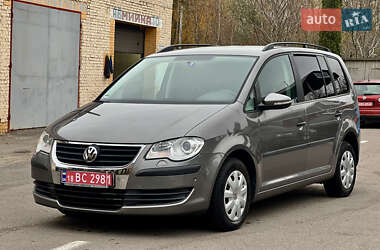 Мінівен Volkswagen Touran 2010 в Рівному