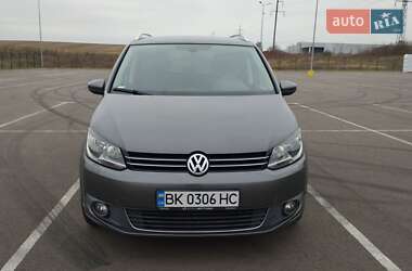 Минивэн Volkswagen Touran 2010 в Ровно