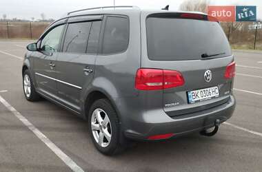 Минивэн Volkswagen Touran 2010 в Ровно