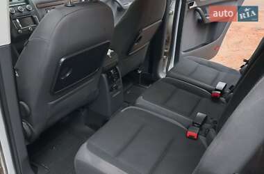 Мінівен Volkswagen Touran 2012 в 