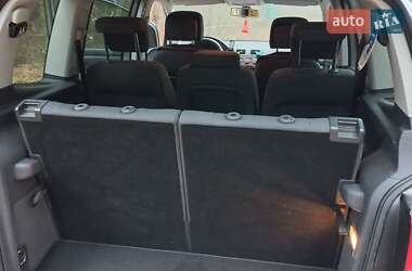 Мінівен Volkswagen Touran 2012 в 