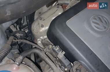 Мінівен Volkswagen Touran 2012 в 
