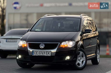 Мінівен Volkswagen Touran 2008 в Чернівцях