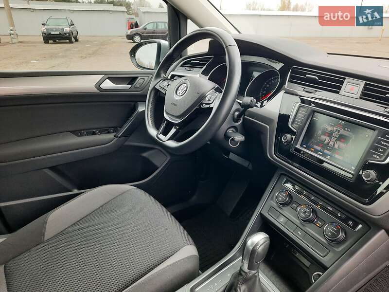 Микровэн Volkswagen Touran 2016 в Виннице