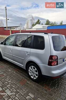 Минивэн Volkswagen Touran 2008 в Чабеле