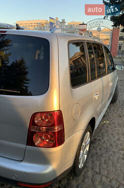 Мінівен Volkswagen Touran 2009 в Кропивницькому