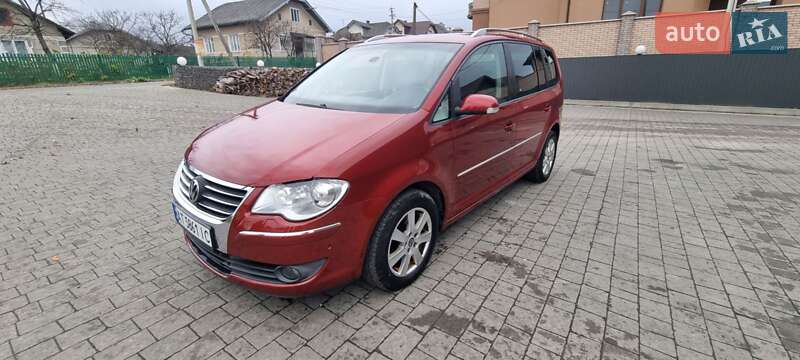 Минивэн Volkswagen Touran 2007 в 
