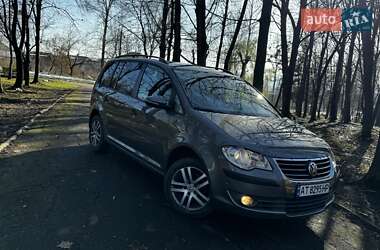 Минивэн Volkswagen Touran 2010 в Калуше