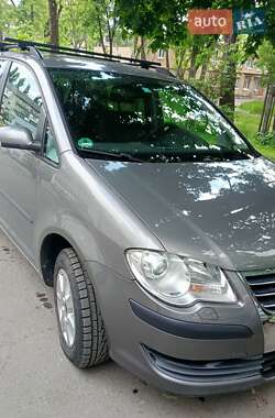 Мінівен Volkswagen Touran 2008 в Києві