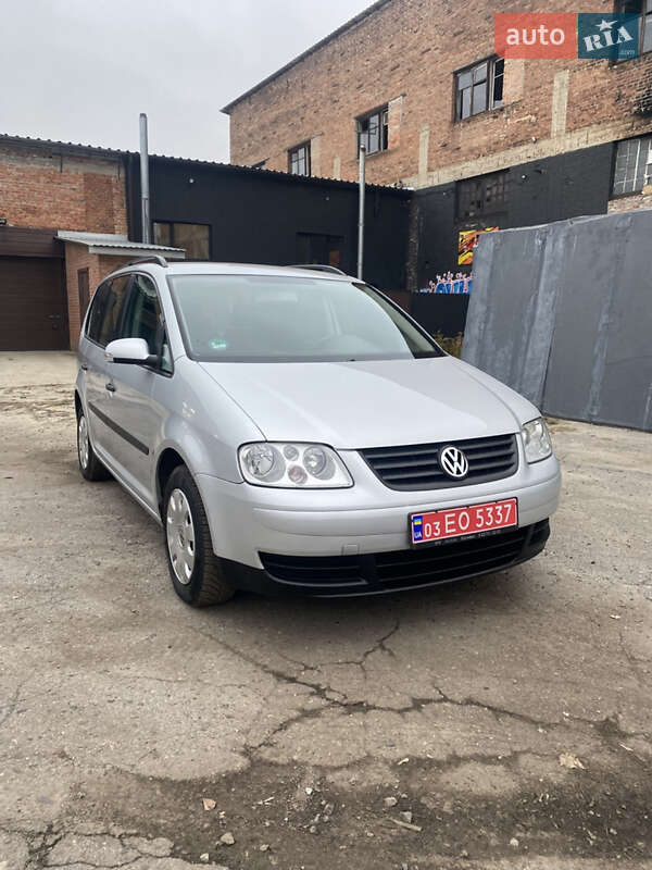 Мінівен Volkswagen Touran 2004 в Охтирці