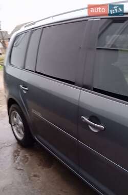 Мінівен Volkswagen Touran 2004 в Самборі