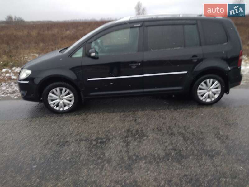 Минивэн Volkswagen Touran 2007 в Гостомеле