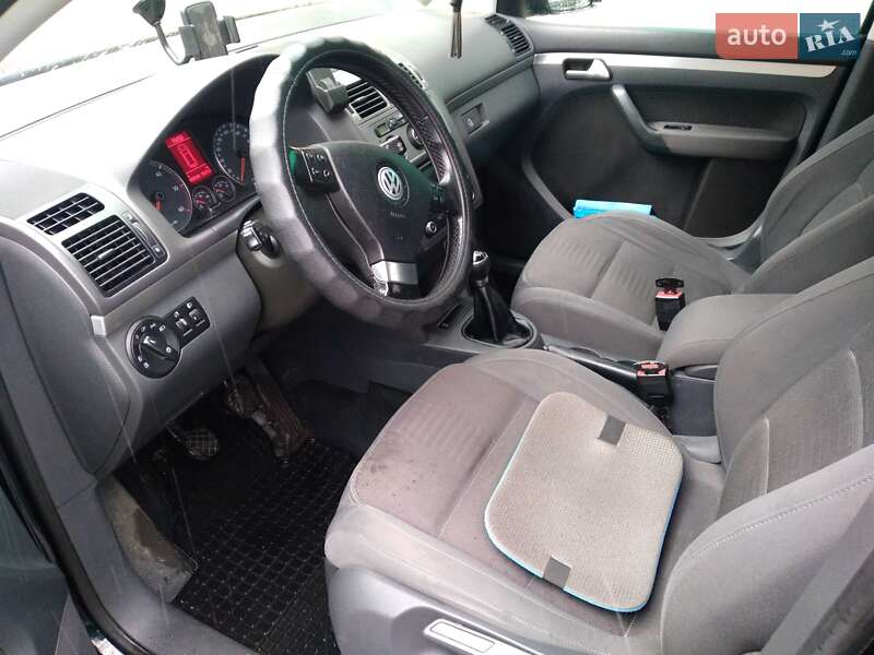 Минивэн Volkswagen Touran 2007 в Гостомеле
