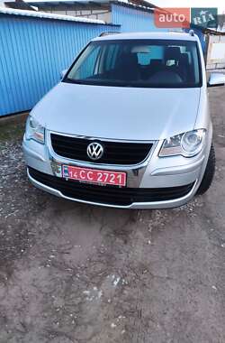 Мінівен Volkswagen Touran 2007 в Сновську