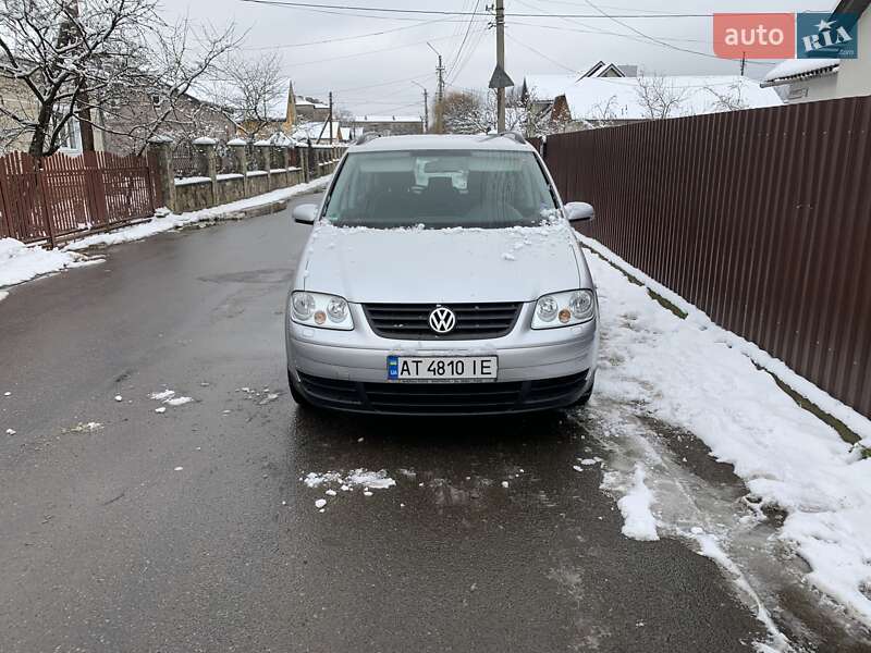 Минивэн Volkswagen Touran 2004 в Надворной