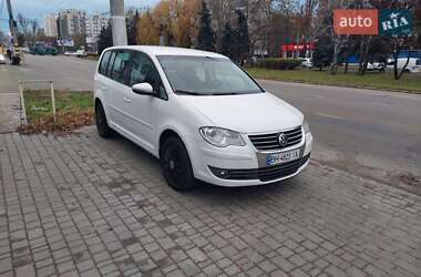 Мінівен Volkswagen Touran 2010 в Одесі