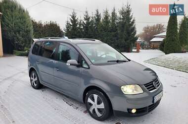 Мінівен Volkswagen Touran 2004 в Нововолинську