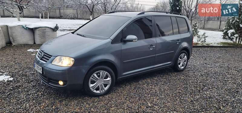 Минивэн Volkswagen Touran 2003 в Тячеве