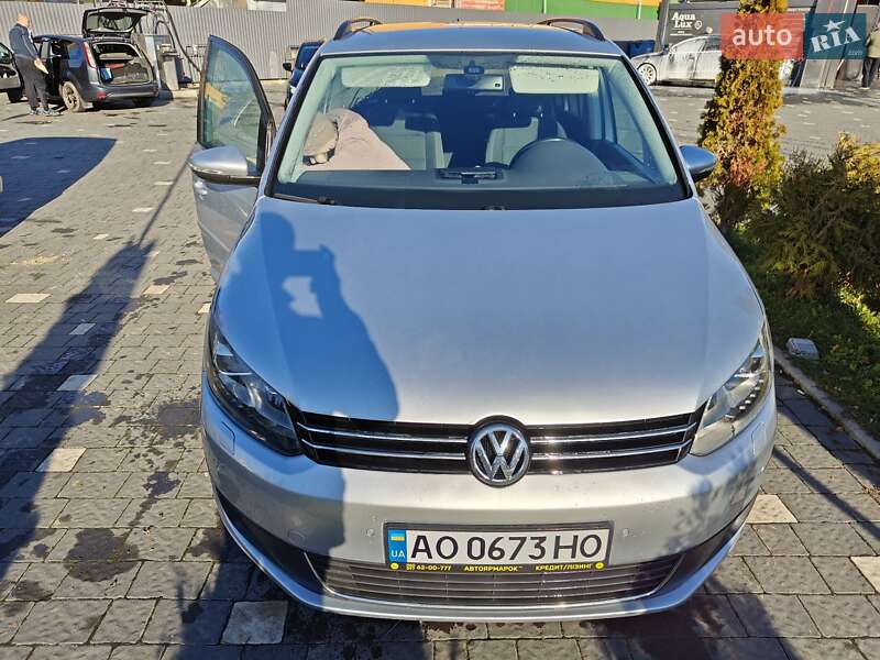 Volkswagen Touran 2011