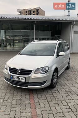 Минивэн Volkswagen Touran 2009 в Луцке