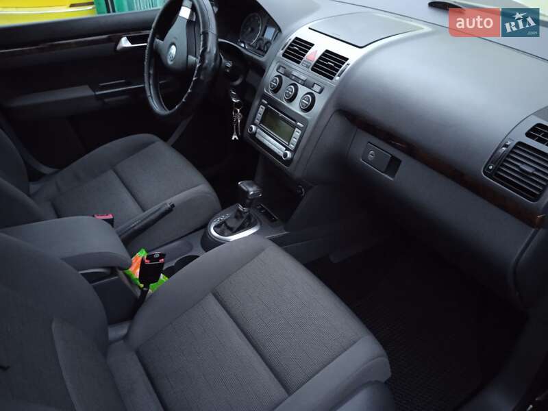 Минивэн Volkswagen Touran 2007 в Измаиле