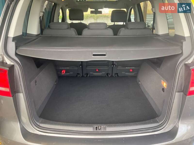 Минивэн Volkswagen Touran 2013 в Киеве