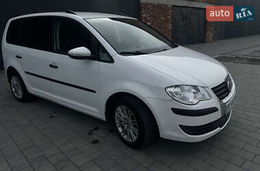 Мінівен Volkswagen Touran 2010 в Хмельницькому