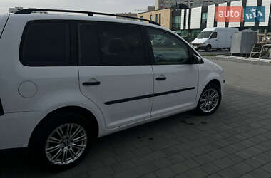 Мінівен Volkswagen Touran 2010 в Хмельницькому