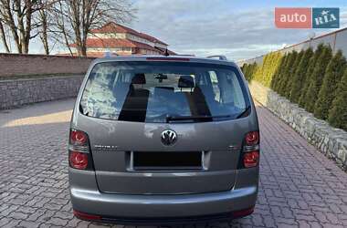 Минивэн Volkswagen Touran 2010 в Виннице